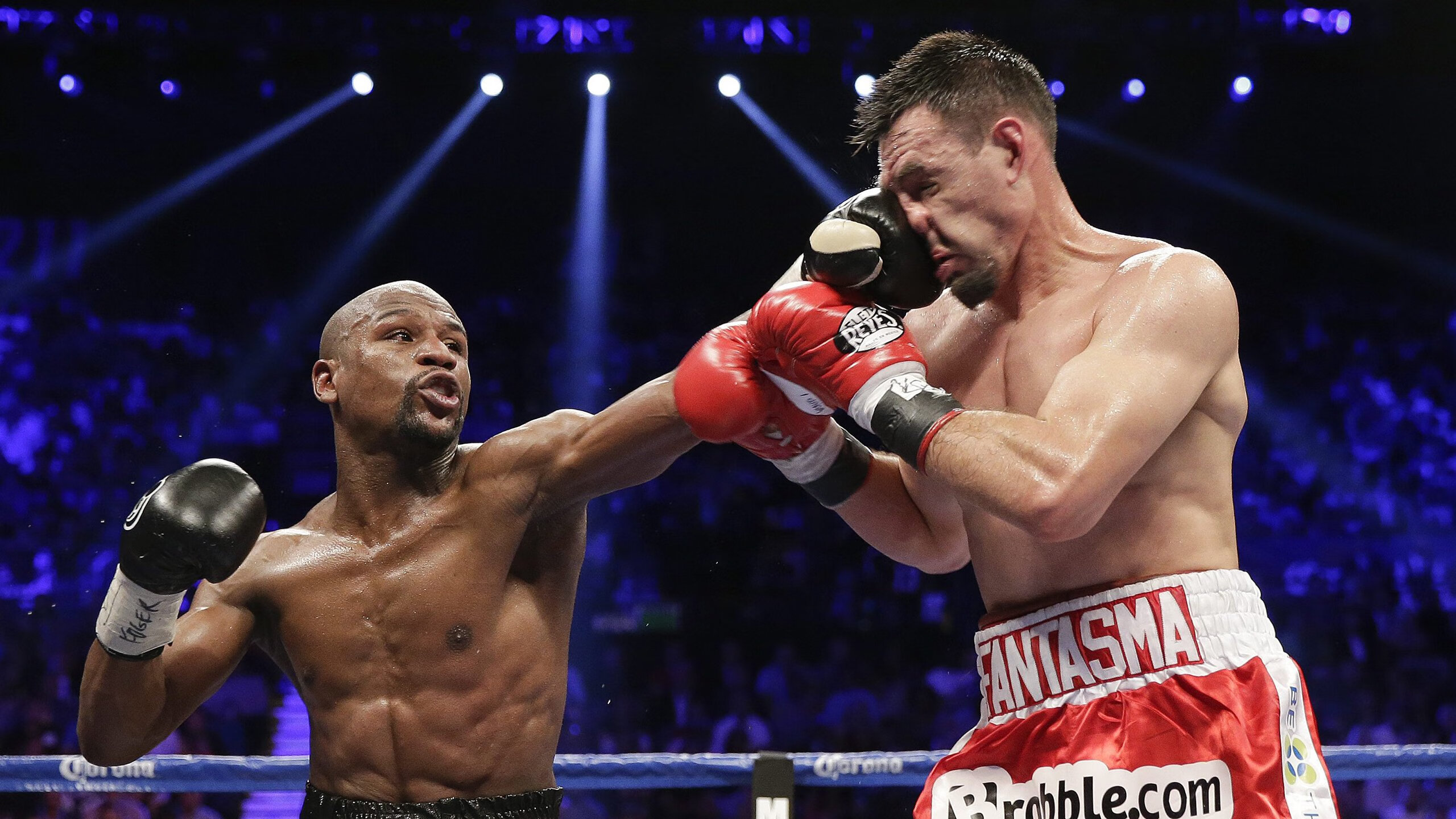 异想天开的足球广告:带你领略不同的创意,足球广告视频