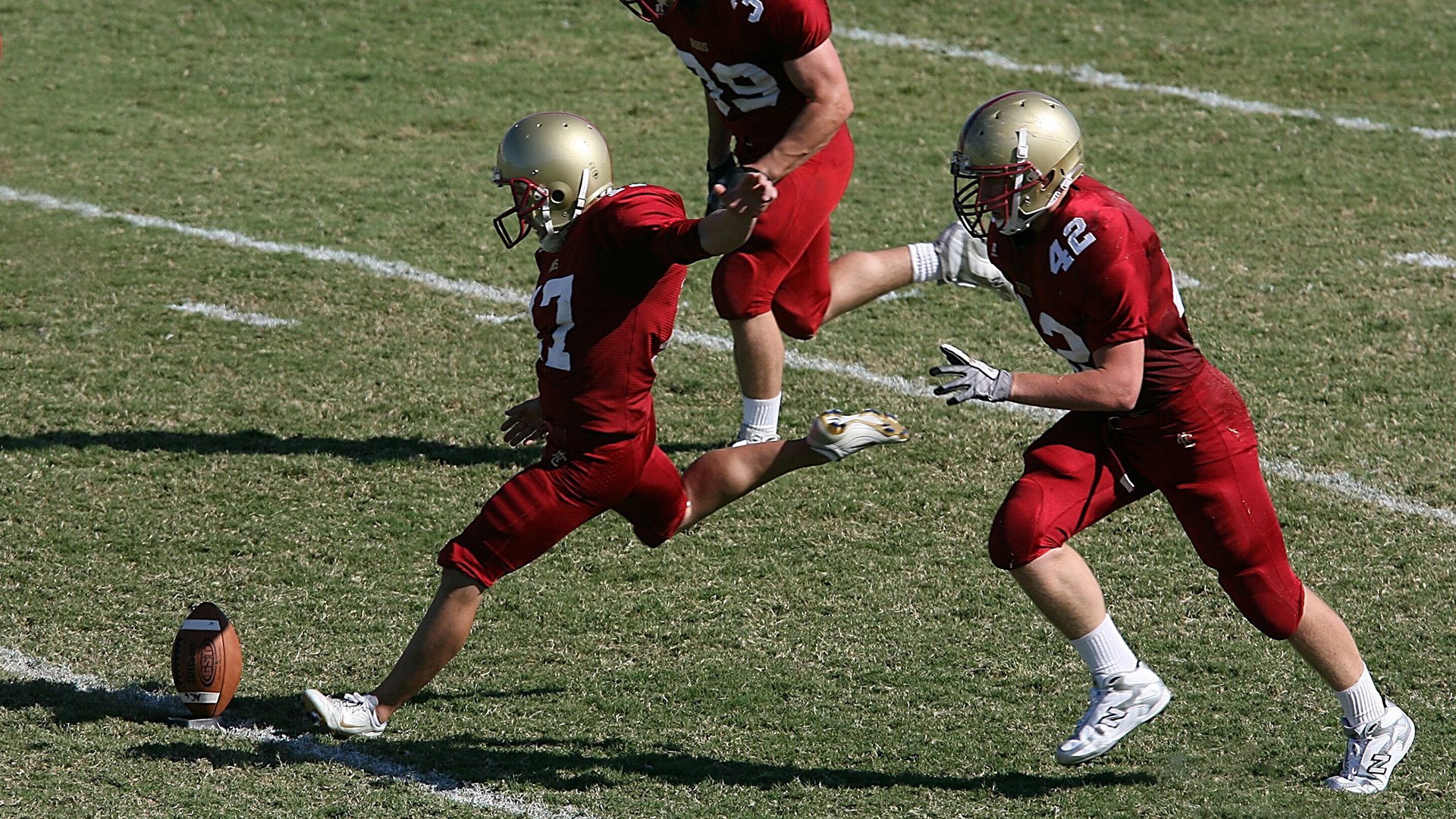 欧冠赛事广告策略分析:多元化营销的典范,欧冠场边广告